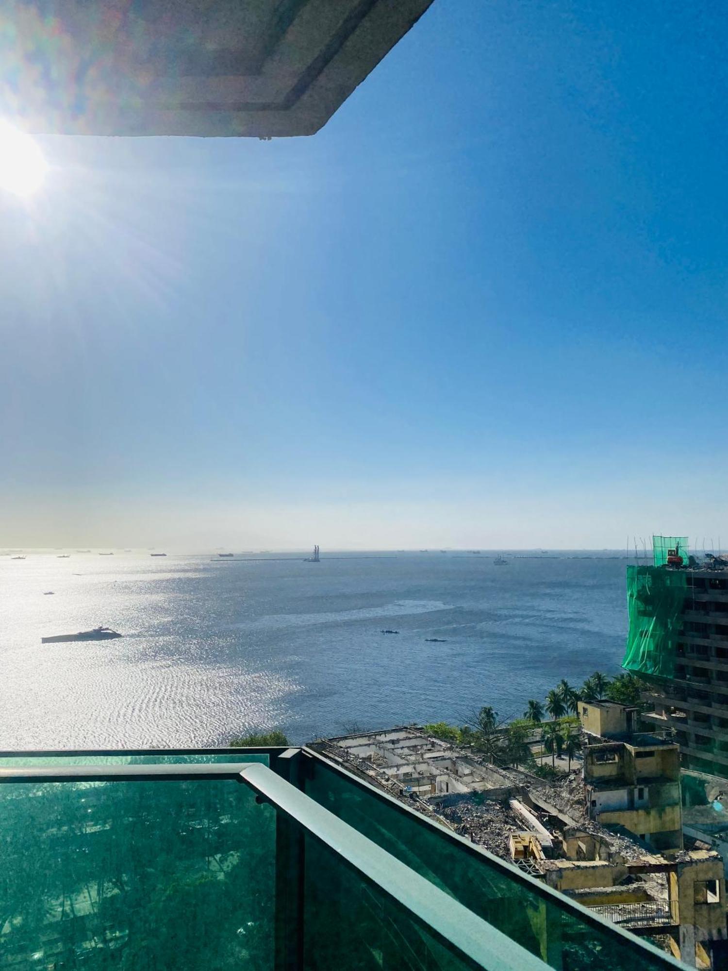 Baywatch Tower Hotel Манила Екстериор снимка