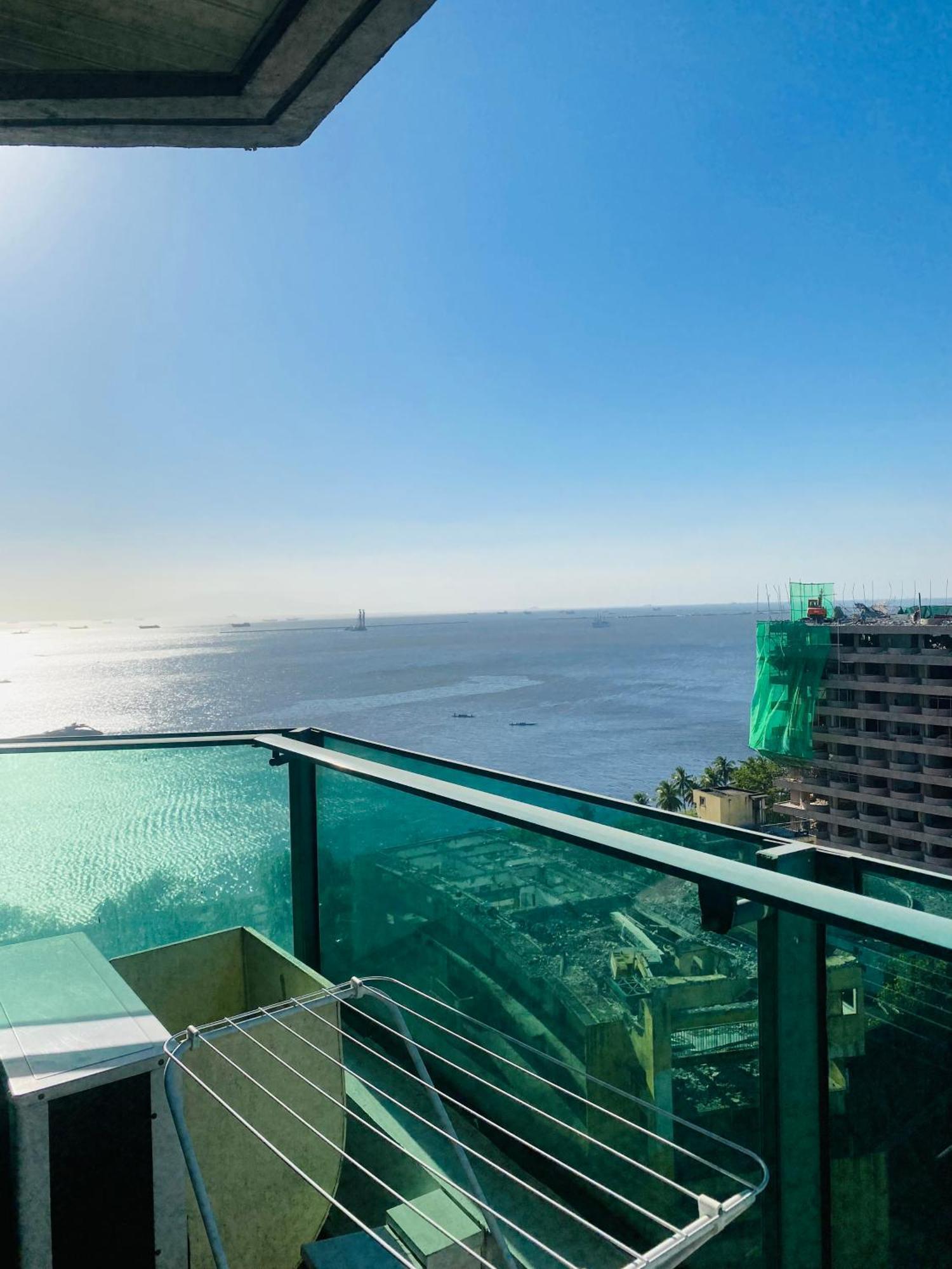 Baywatch Tower Hotel Манила Екстериор снимка