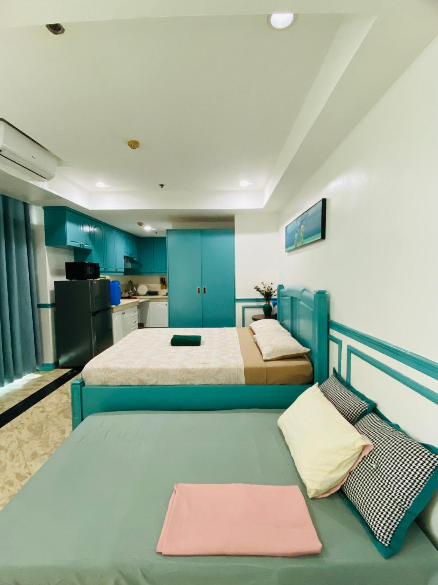 Baywatch Tower Hotel Манила Екстериор снимка